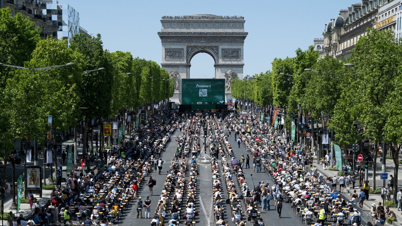 ESCRIBANOS EN PARÍS