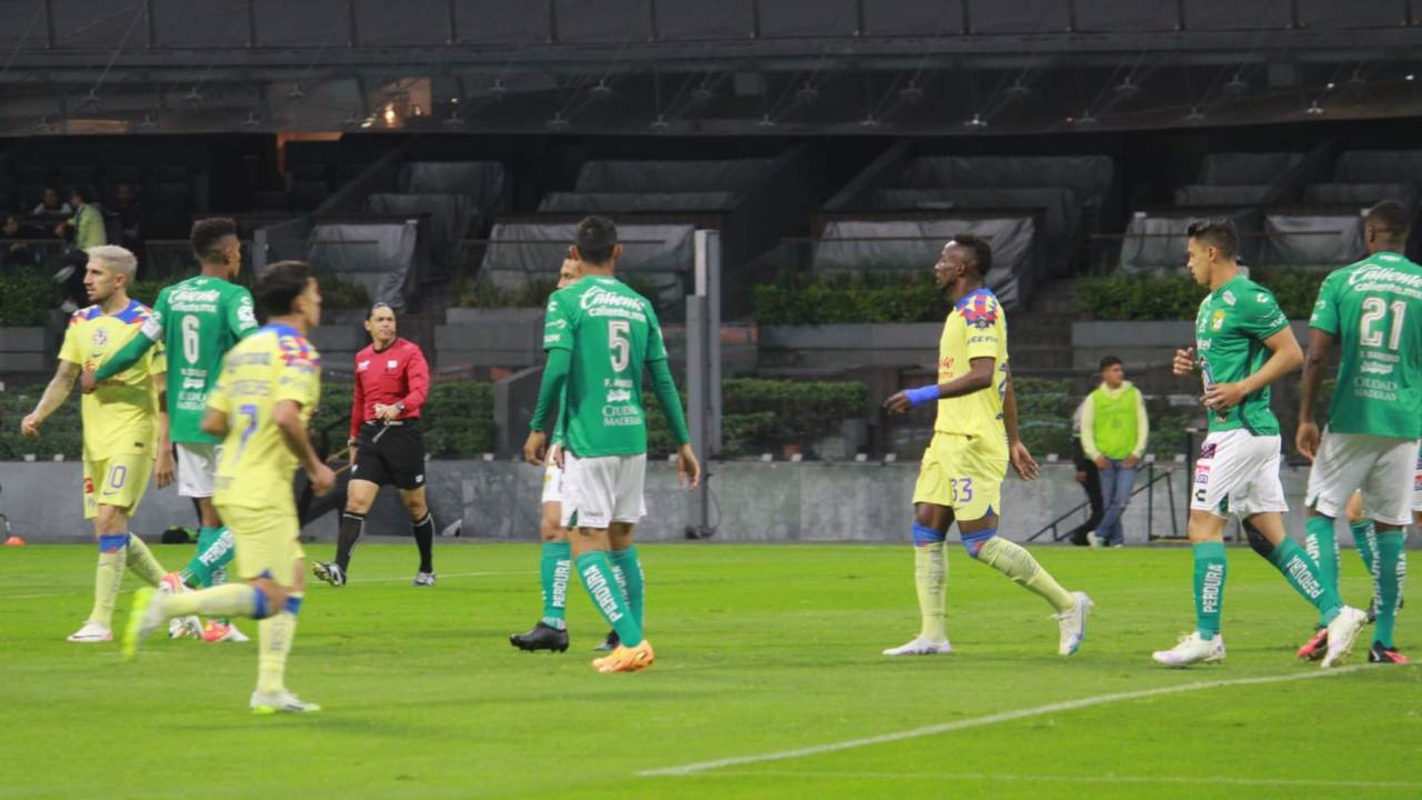 América empató 1-1 con el conjunto de León durante su juego en casa de la sexta jornada de la Liga MX; los dos siguientes partidos que tendrán son el Clásico Joven y el Clásico Nacional.