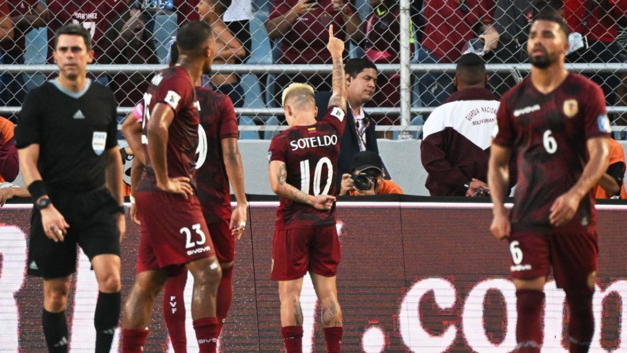 Venezuela golea a Chile; Soteldo alimenta sueño mundialista