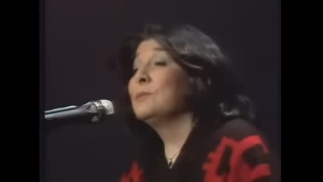 fotografía de la cantante Mercedes Sosa