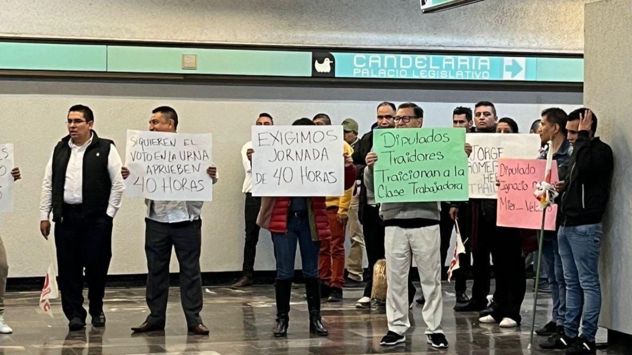 Foto:Especial|Integrantes de la CROC bloquean acceso a Cámara de Diputados; exigen aprobación de reforma de 40 horas