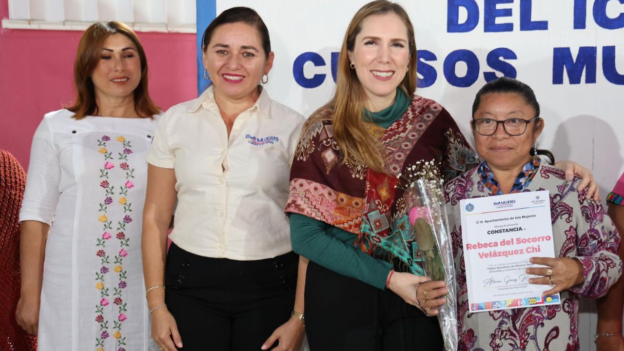 Rita Virginia Herrera Osorio, explicó que uno de los principales compromisos del Gobierno Municipal es capacitar permanentemente a las mujeres isleñas con la finalidad de lograr su empoderamiento y autonomía económica