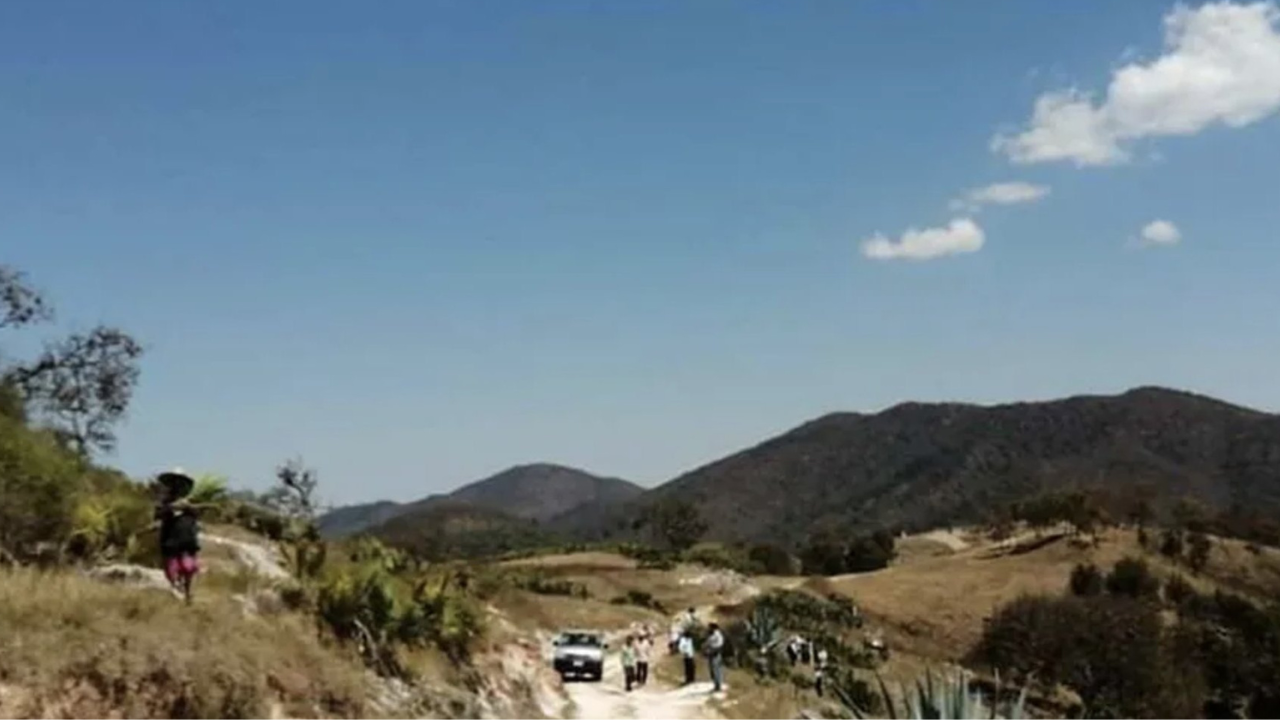 Hombres armados irrumpen en pueblo de Guerrero a