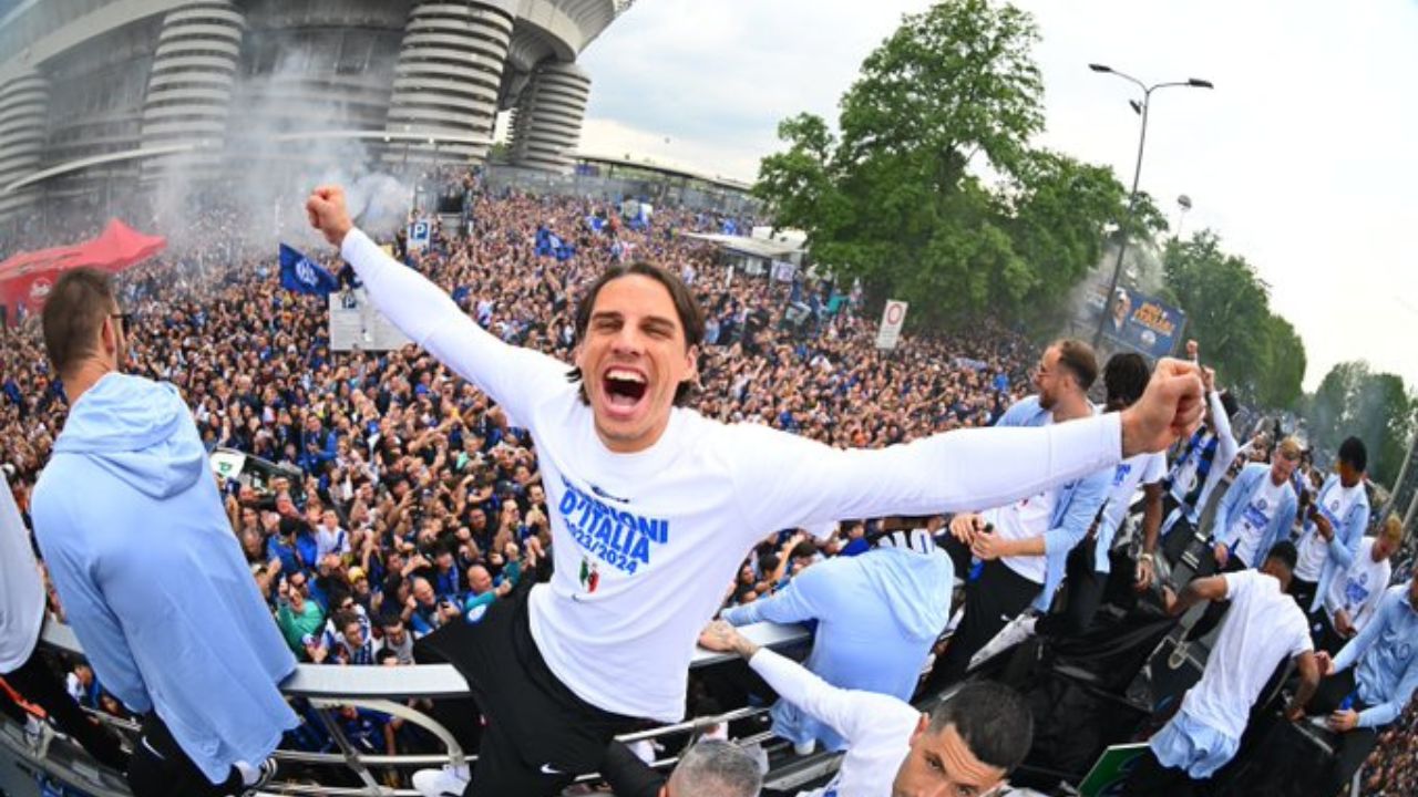 Mediante un triunfo por marcador final de 2-0 sobre el Torino, en el encuentro disputado en el estadio San Siro, Inter de Milán celebró la conquista de sumas reciente campeonato