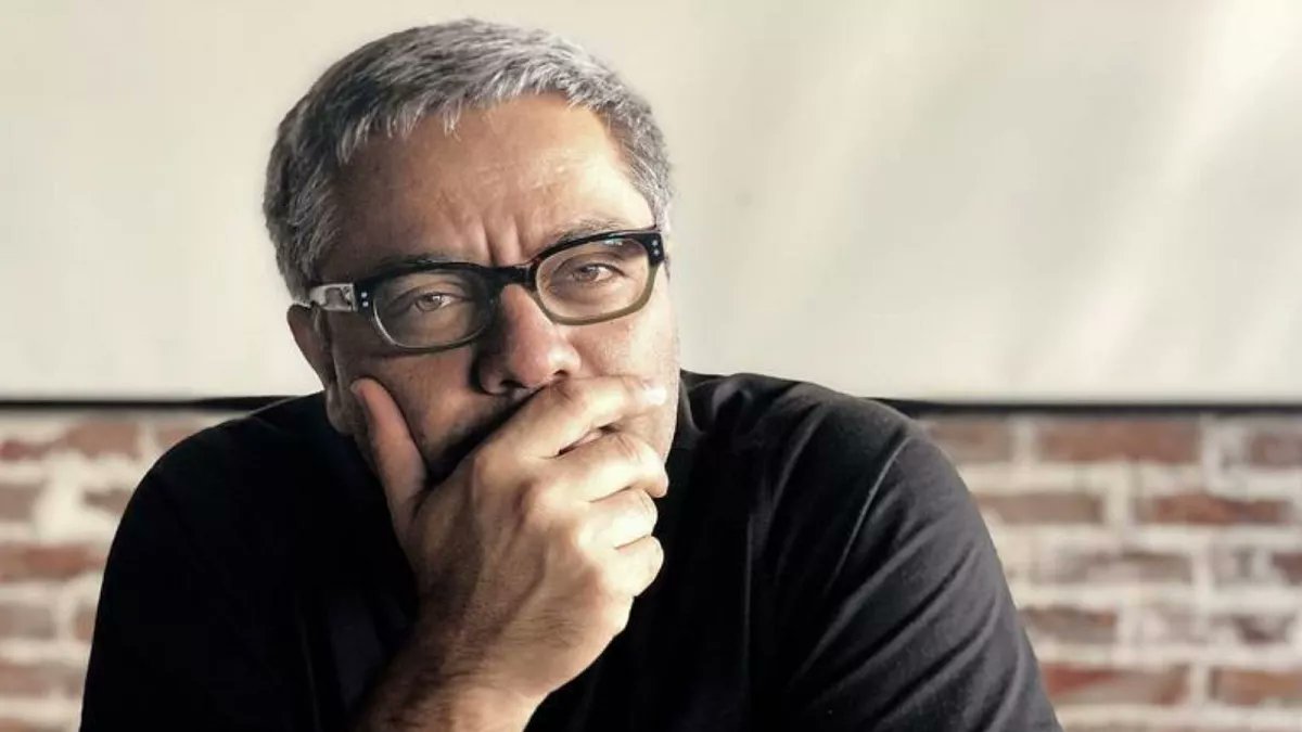 Luego de ser sentenciado a prisión y una serie de castigos más, Mohammad Rassoulof huyó de Irán, su país de origen.