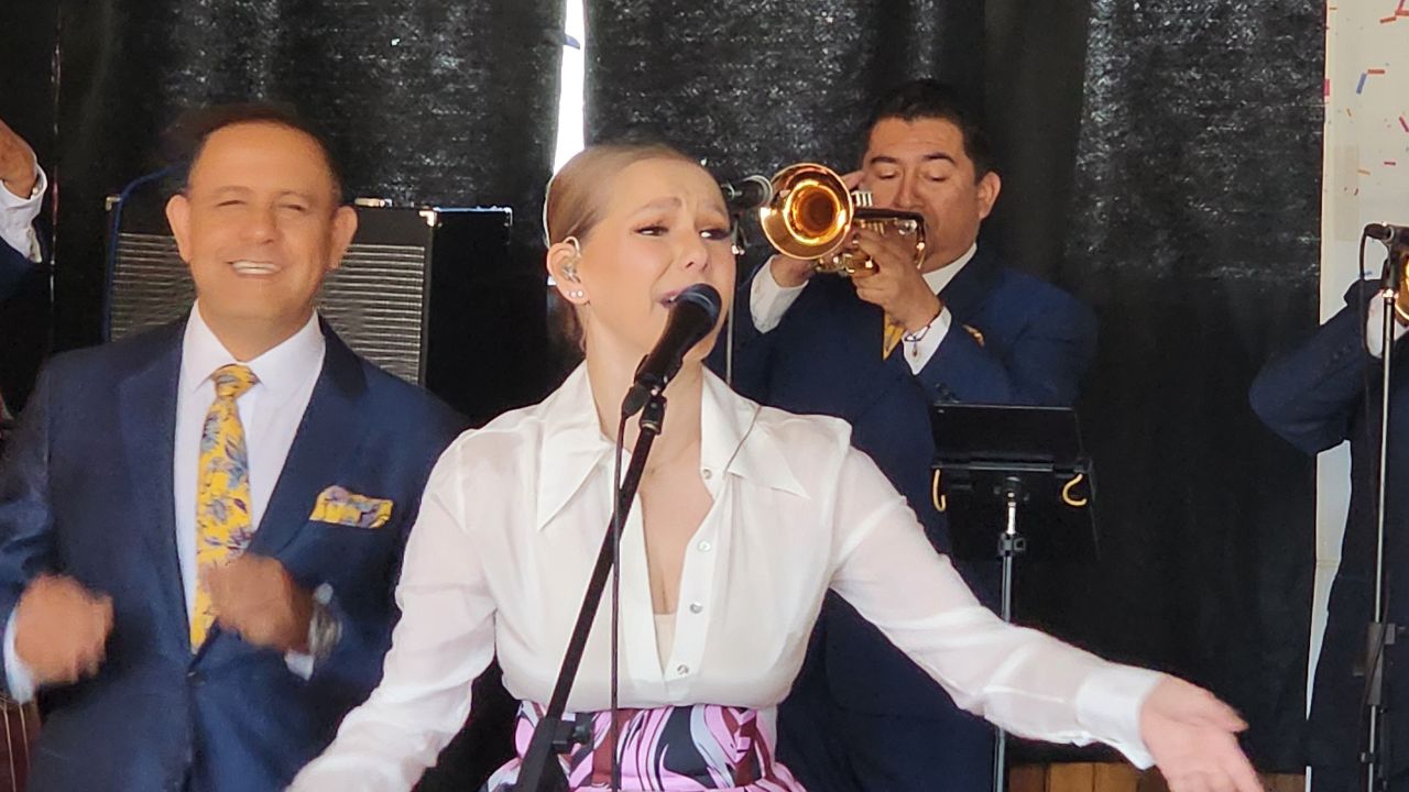 Kika Edgar de Fiesta con La Única Internacional Sonora de Arturo Ortiz y Antonio Méndez, dará su primer concierto el 8 de septiembre en el Teatro Metropólitan.