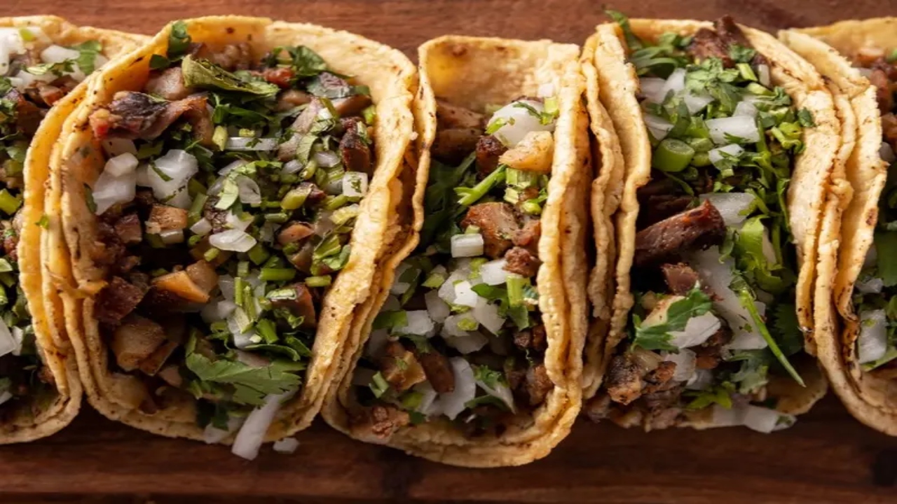 Foto: iStock/ Prepara tus propios tacos de suadero y vuélvete un experto