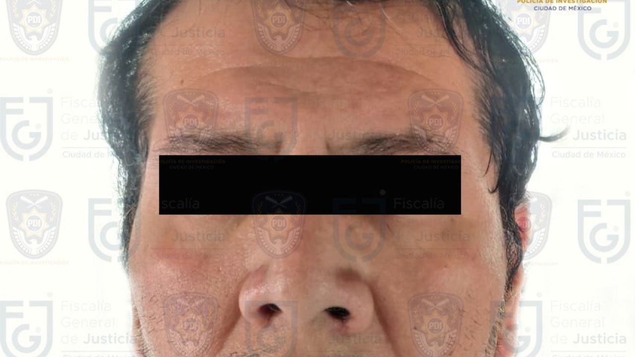 Diligencia. El sospechoso fue detenido por detectives de la Fiscalía en el Hospital General de Xoco.