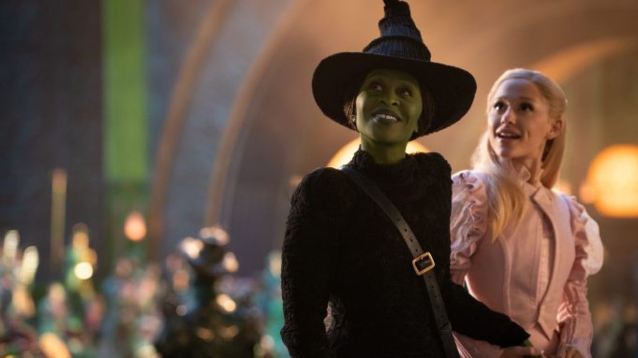 El fin de semana correspondiente al Día de Acción de Gracias, fue el estreno del musical Wicked, con el cual los estudios Universal se reivindicaron en la taquilla.
