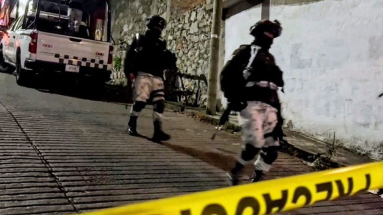 Asesinan a dos sujetos en bar en Guanajuato y dos mujeres resultaron heridas.