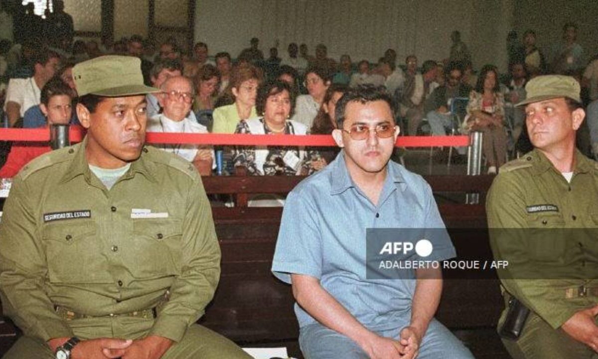 Ernesto Cruz León en 1997.