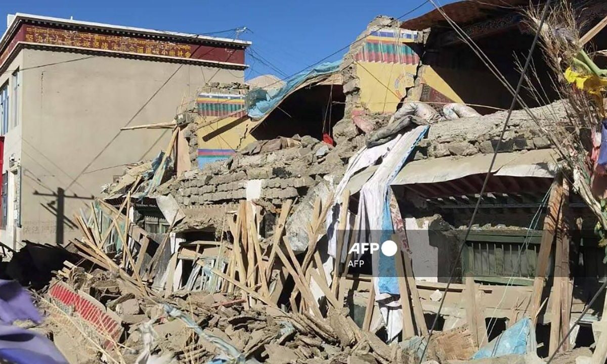 Casa destruida por el terremoto que azotó al Tíbet.