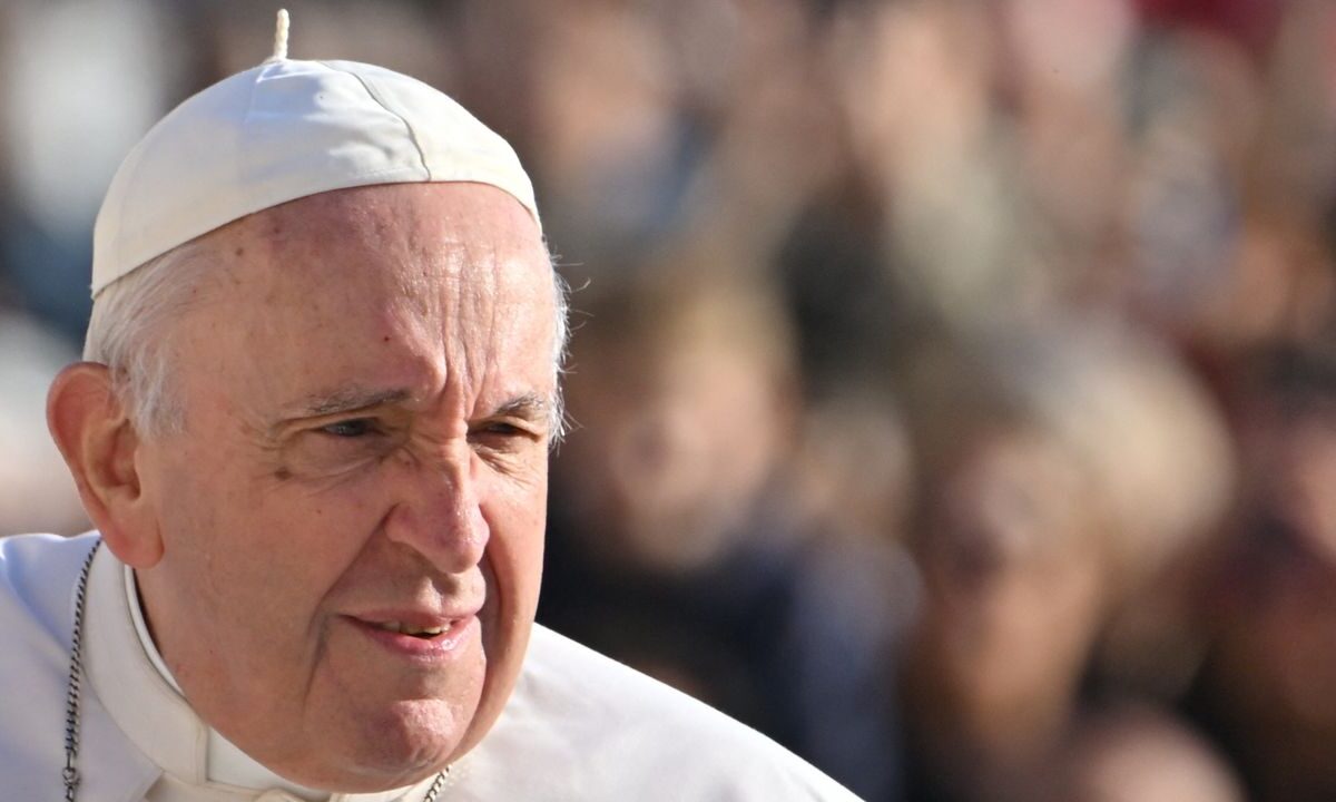 papa Francisco en una misa católica