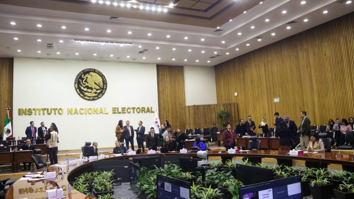 El INE impuso multa a partidos políticos nacionales, entre ellos al PRI por 5.7 mdp tras omitir reportar gastos en 2018.