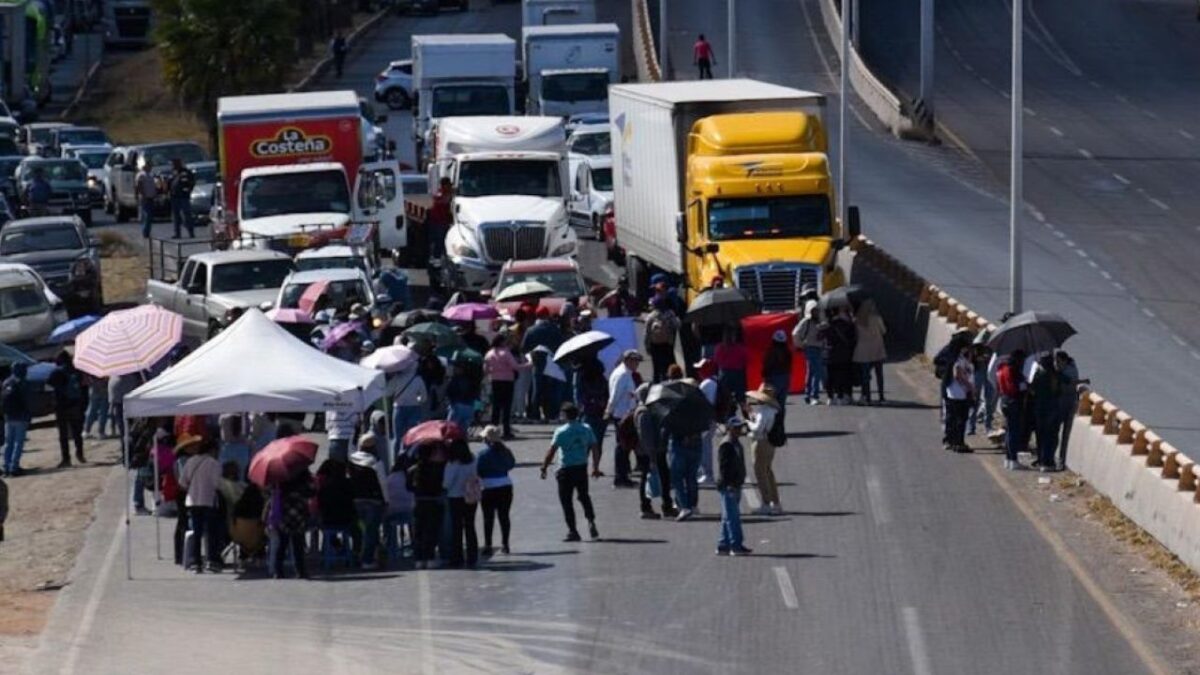 La Sección 22 del SNTE anunció un paro de labores de 48 horas para el próximo 27 y 28 de febrero; bloquearán casetas.