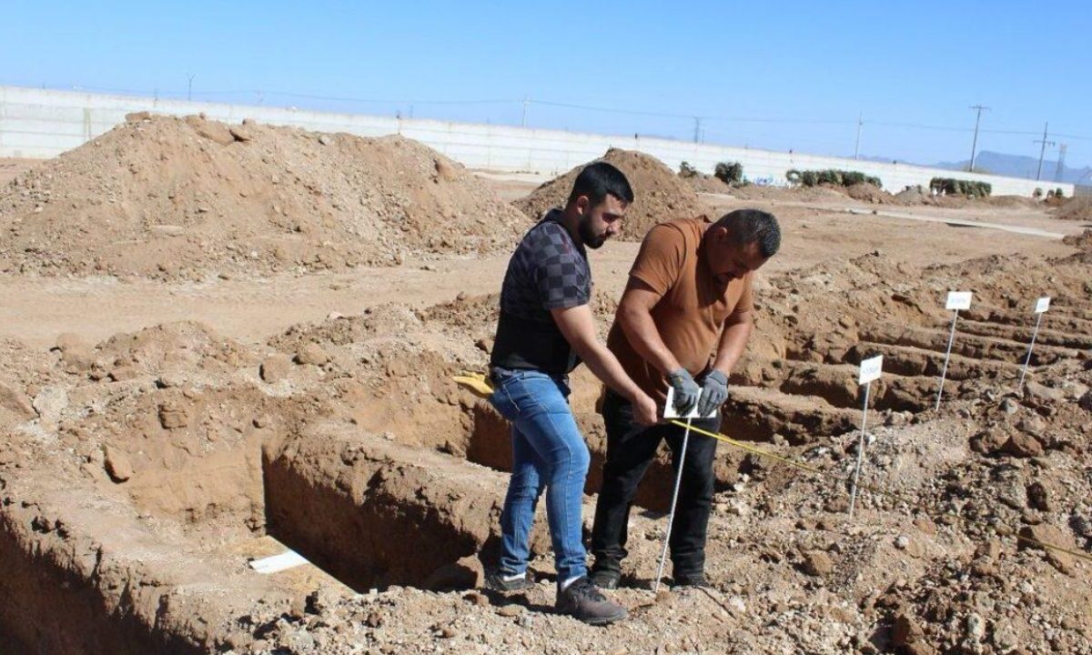 Forenses en la zona occidente de la Fiscalía de Chihuahua, inhumó 80 cadáveres que estaban sin identificar o no reclamados.