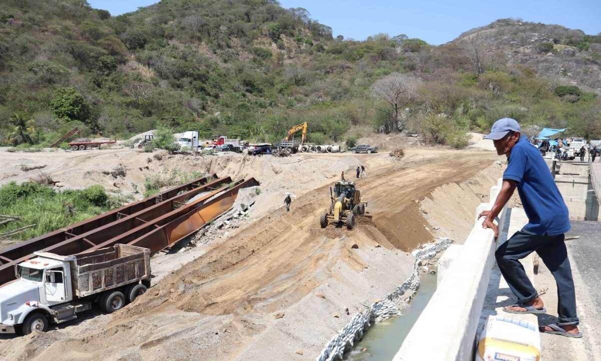 SICT construira serie de caminos