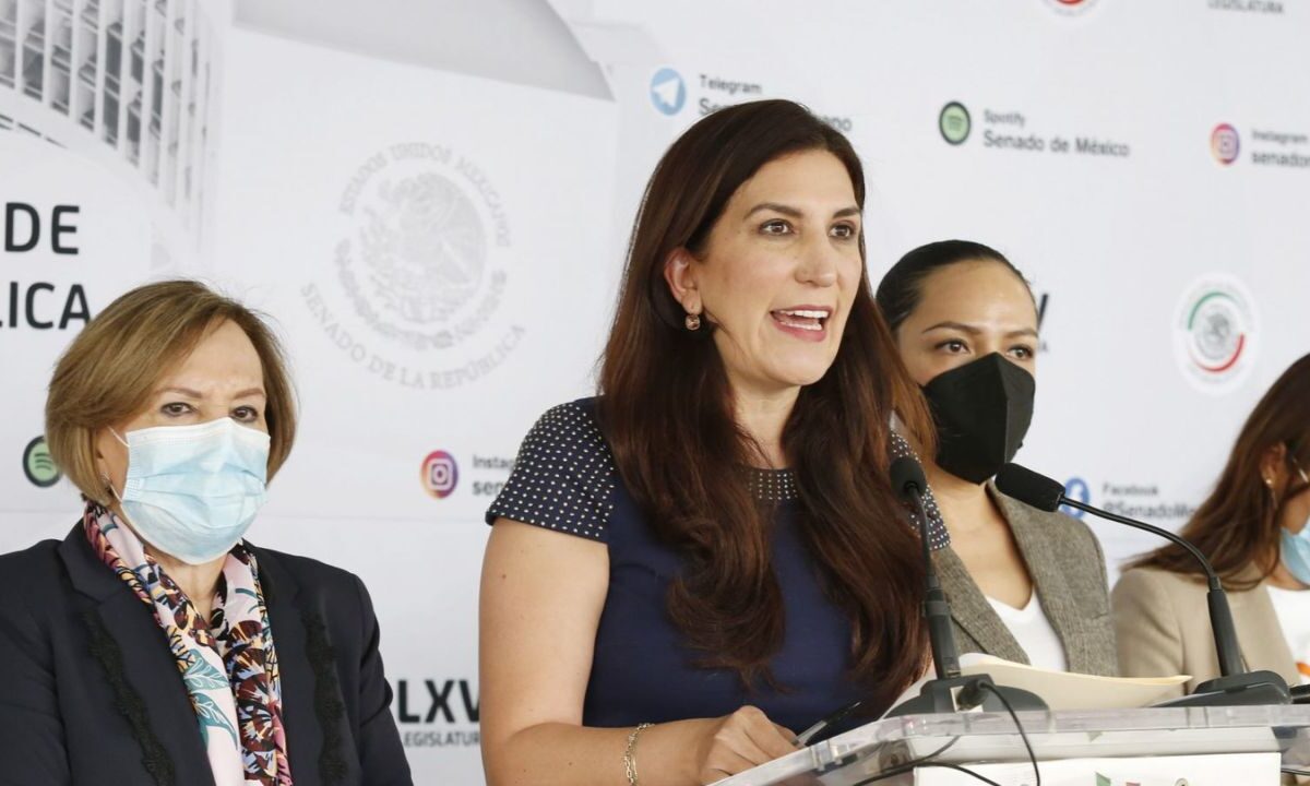 La diputada federal del PAN, Kenia López Rabadán