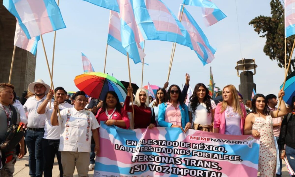Población trans marcha en CDMX en pro de la igualdad y respeto