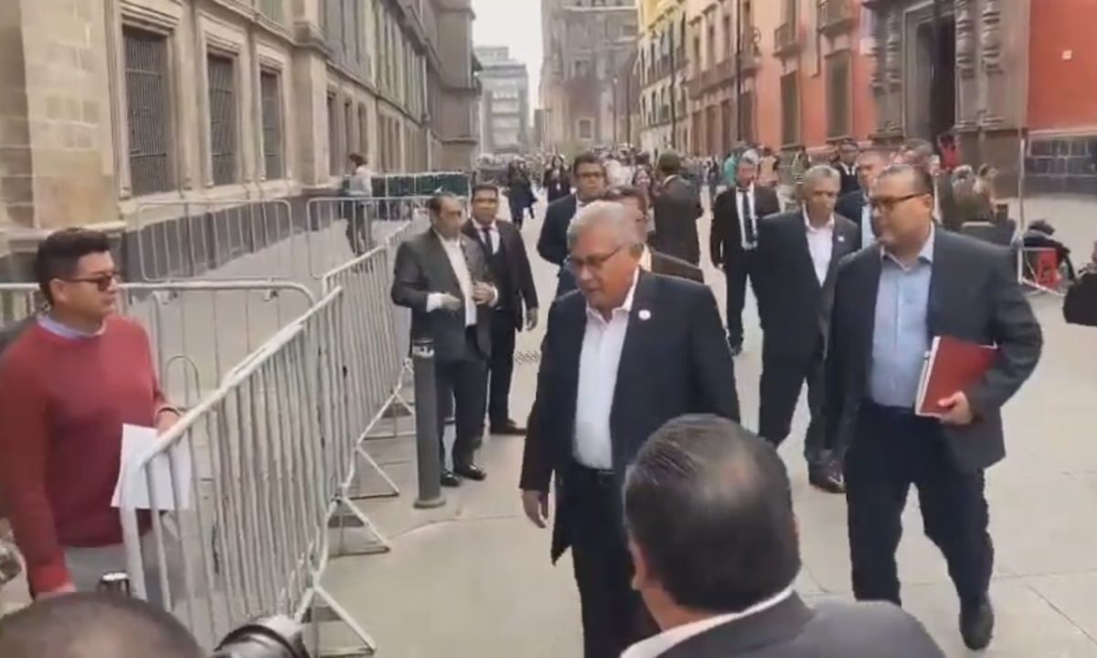 La dirigencia nacional del SNTE se encuentra reunida, en Palacio Nacional, con Sheinbaum.