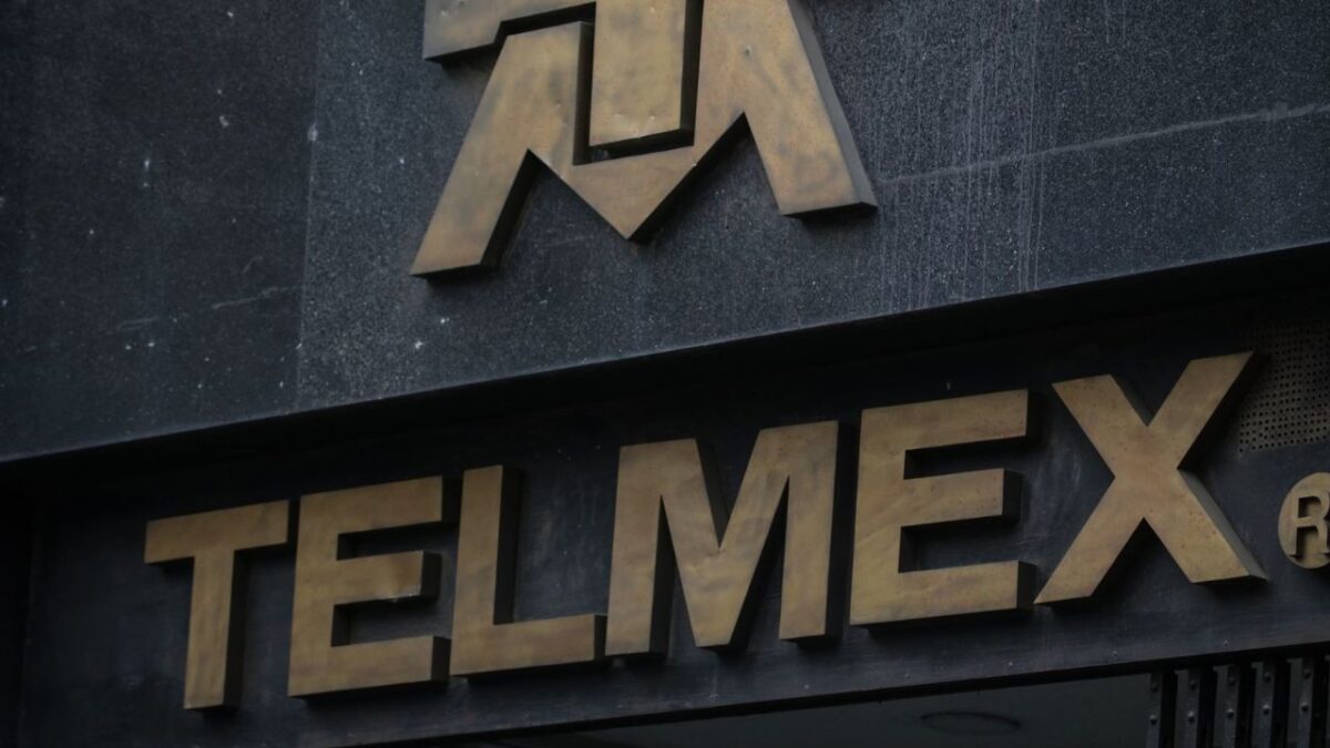 Fachada de Telmex en la CDMX