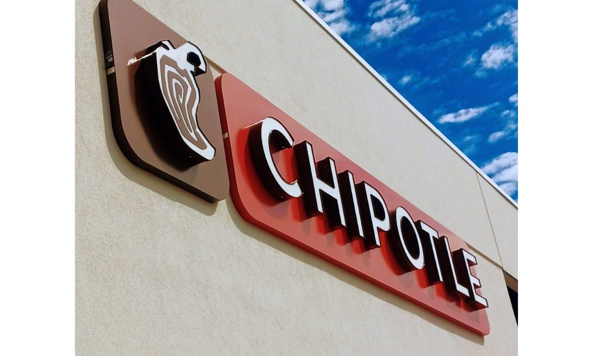 Una de las cadenas más populares en Estados Unidos, Chipotle Mexican Grill, llegará a México en 2026 de la mano de Grupo Alsea; entérate.