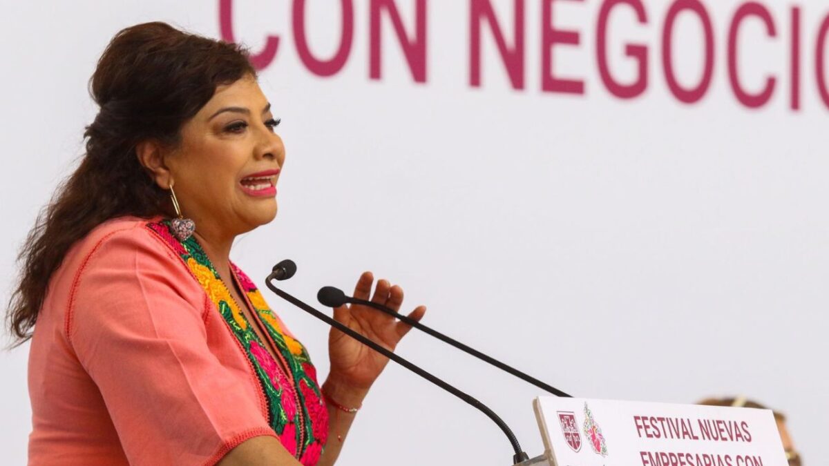 La jefa del Gobierno de la capital; Clara Brugada Molina.