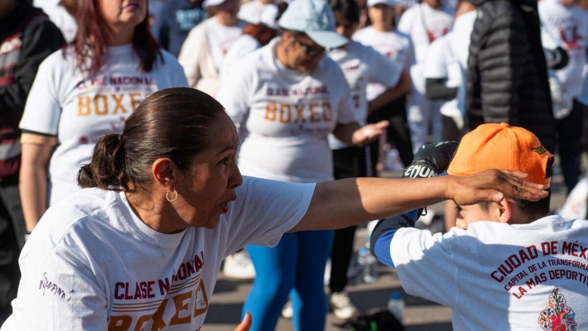 Luego de la Clase Nacional de Box celebrada masivamente en el Zócalo de la CDMX, la presidenta hace llamado a la paz.