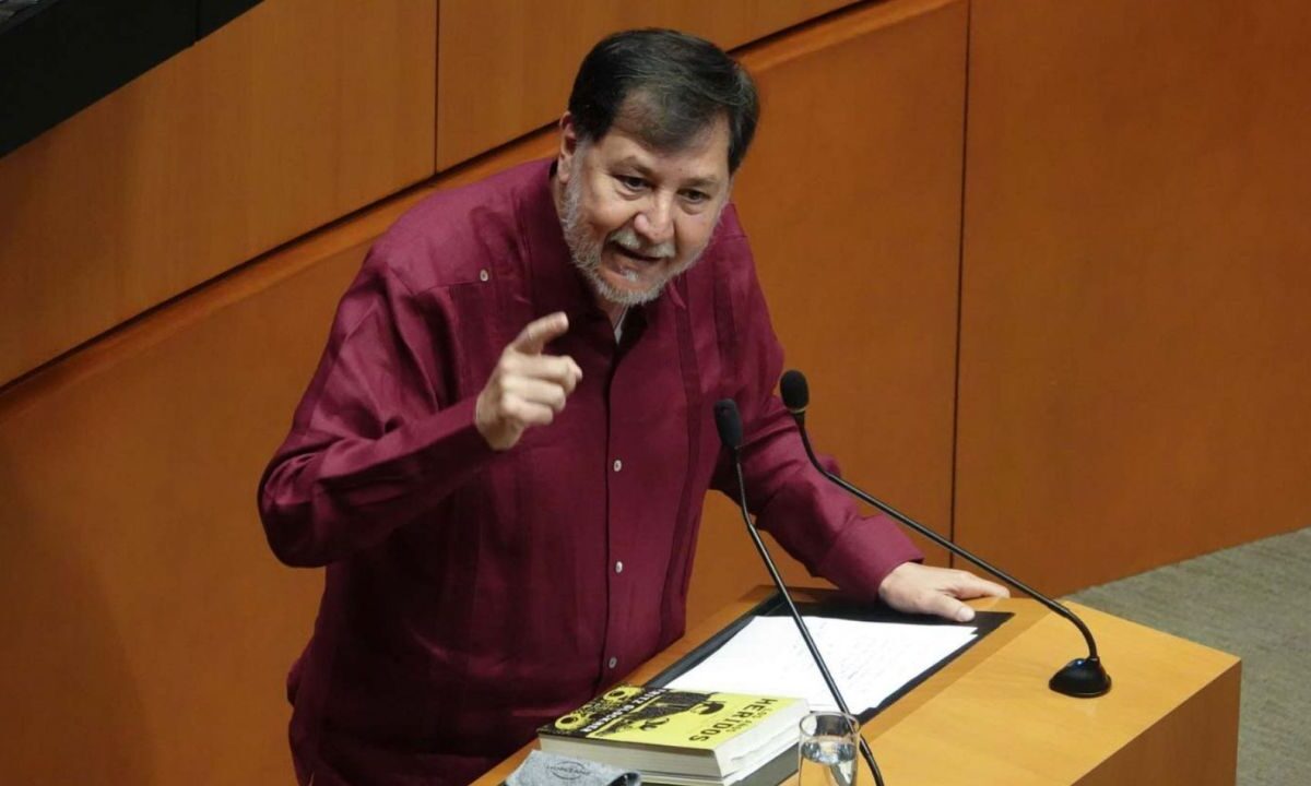 Fernández Noroña también propuso que la tierra de bosques y montañas, que sean incendiadas intencionalmente, no pueda venderse por 30 años.