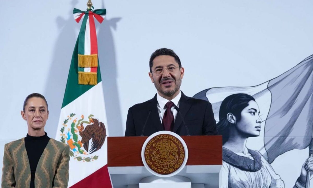 Martí Batres, director general del ISSSTE