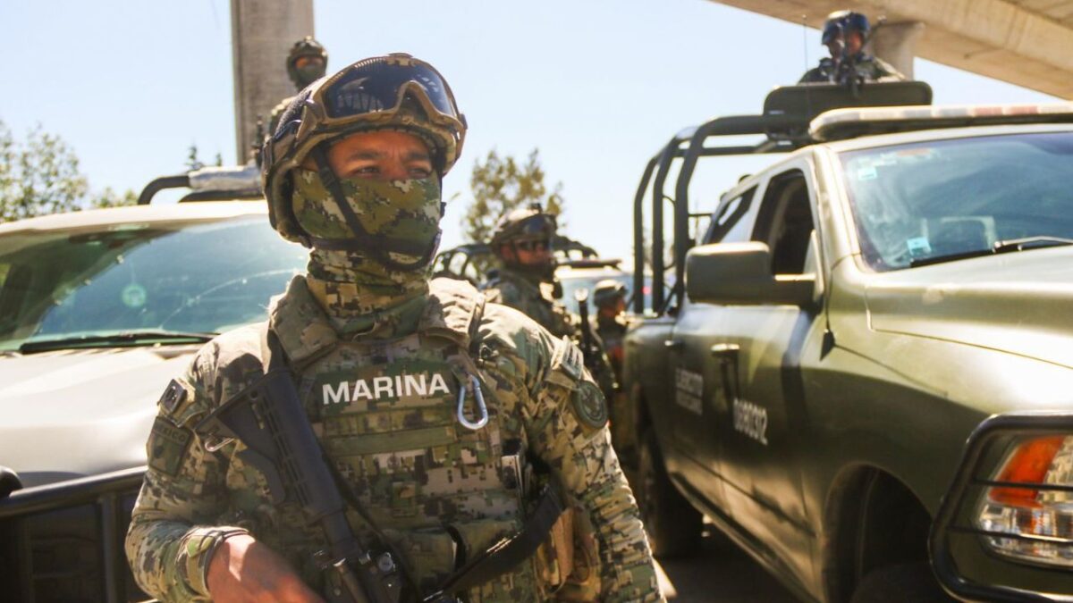 Como parte de operativos conjuntos, la Marina aseguró pertenencias en penales de la CDMX