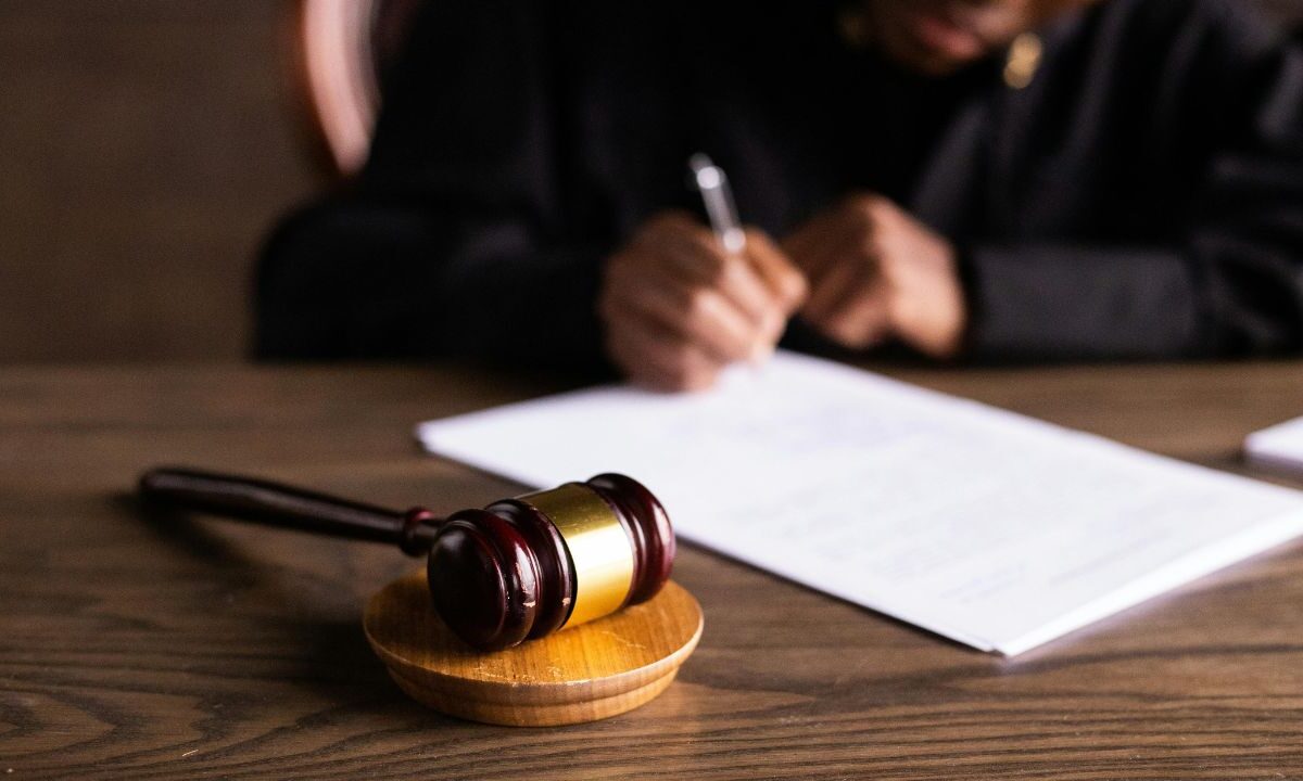 Serán los encargados de las decisiones con jurisdicción nacional, sobre Competencia Económica, Radiodifusión, Telecomunicaciones, Intervención de Comunicaciones, arraigo y cateos. 