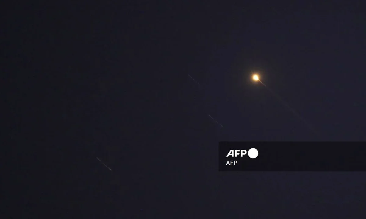 Sirenas en Israel eclipsan anuncio de alto el fuego de Trump