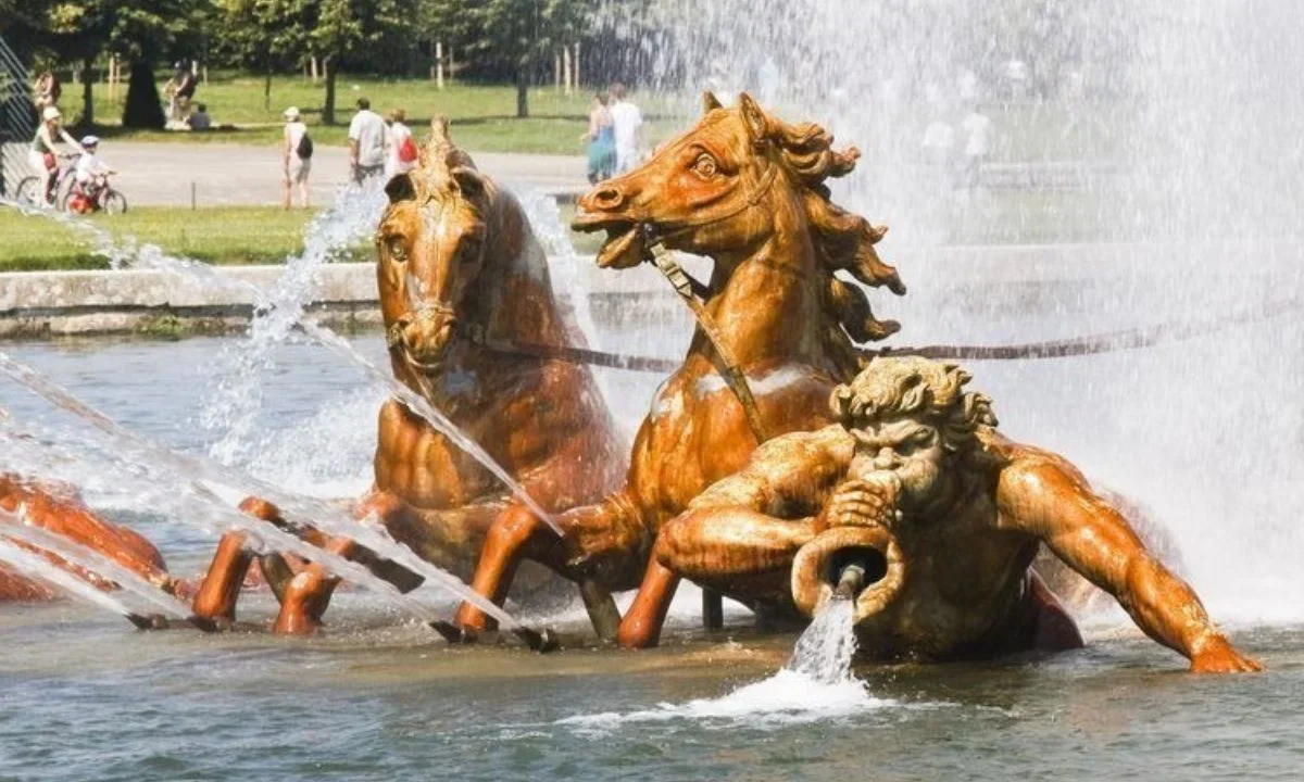 Los visitantes del palacio de Versalles podrán conversar con las estatuas en lugar de escuchar una audioguía para aprender