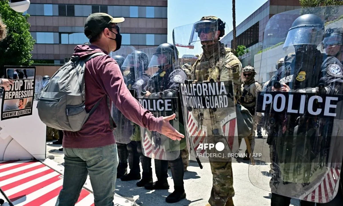 Organización binacional pide cese de la militarización en EU; alertan crisis humanitaria.