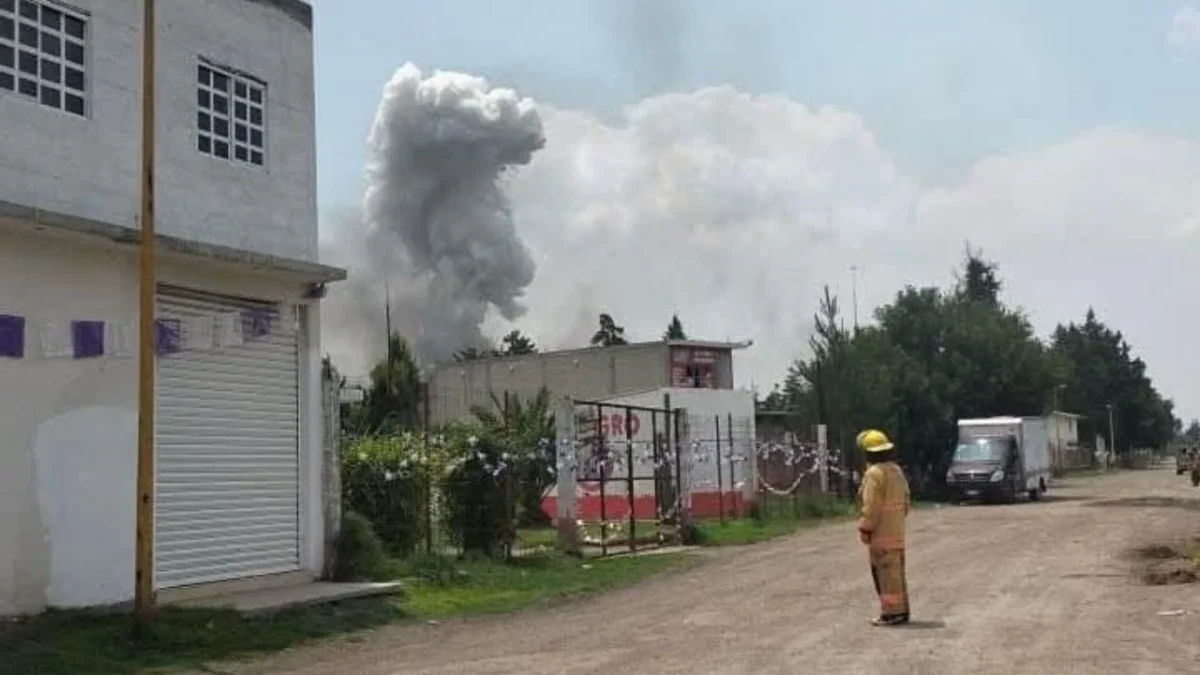 Reportan una segunda víctima mortal de la explosión en Tultepec.