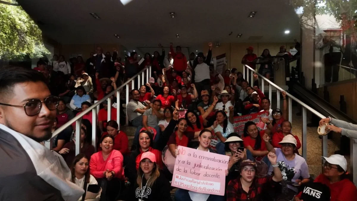 Con toma de edificio, CNTE logra que SEP le devuelva retenciones