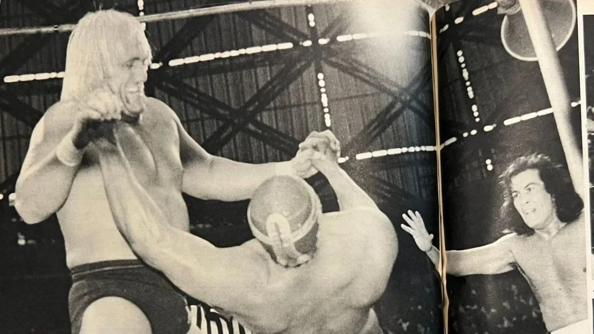 En 1983 Hulk Hogan hizo su debut en México junto a Gran Hamada, para enfrentar a El Canek y El Perro Aguayo y uno año más tarde nuevamente al primero de ellos en el Toreo de Cuatro Caminos