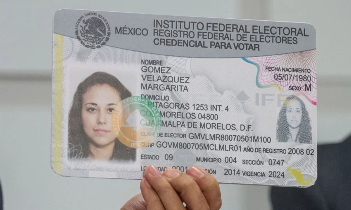 Modificaciones que propone el INE a la credencial de elector.