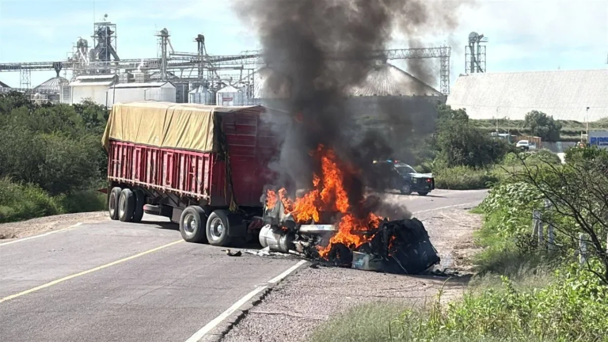 Reportan bloqueos y ataques a negocios en Aguascalientes