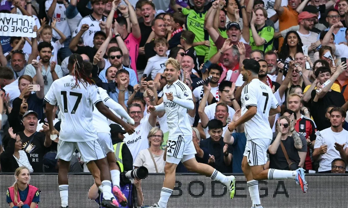 Fulham empata ante Manchester United con Raúl Jiménez