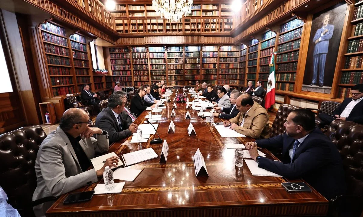 Hechos. Por la reforma electoral, consejeros y comisionados del INE sostuvieron su primer encuentro, este martes en instalaciones de la Segob.