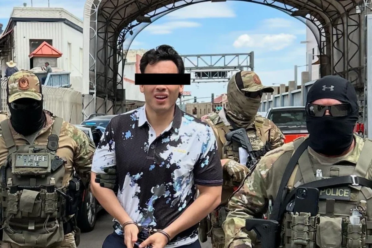 Capturado. De acuerdo a la orden de aprehensión en su contra, Julio César Chavez Jr. formaría parte de una célula encabezada por Ovidio El Ratón Guzmán, dedicada al tráfico de armas