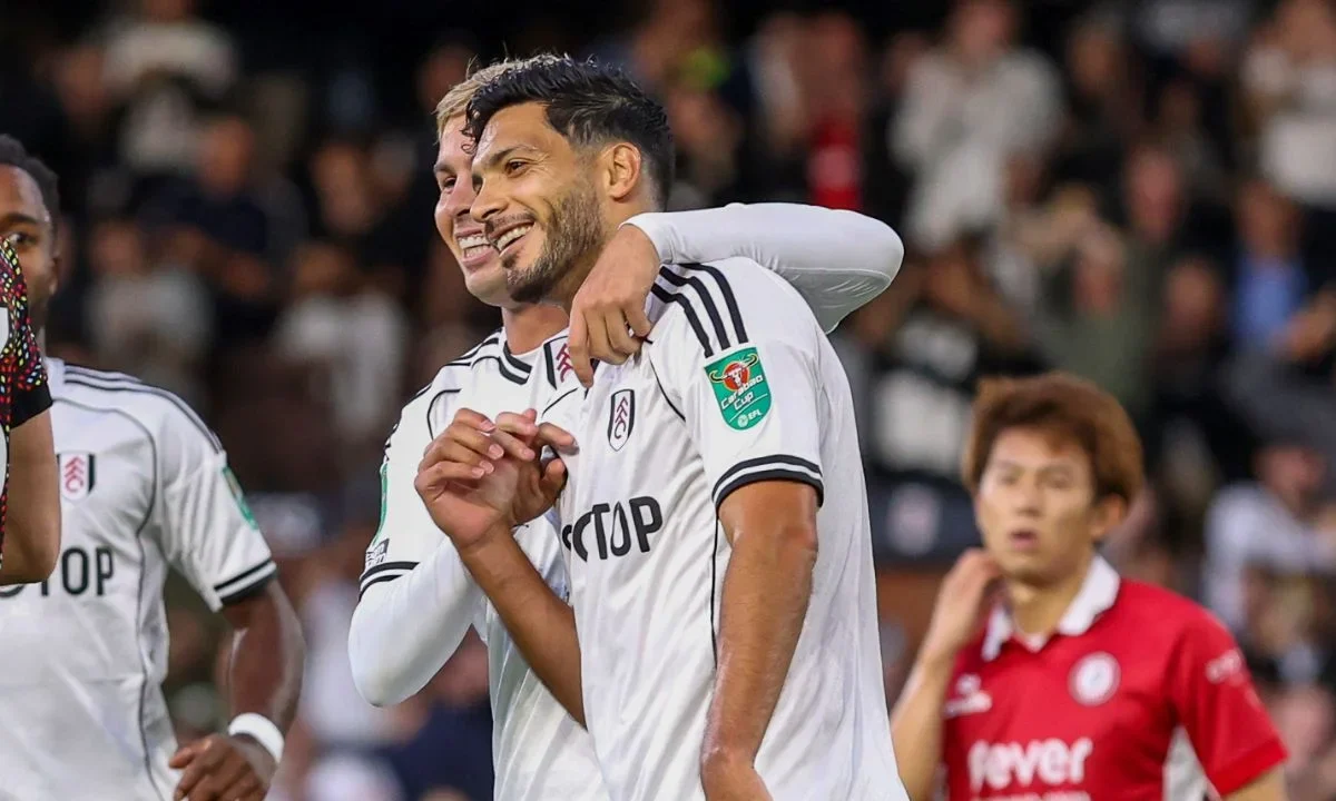 Raúl Jiménez respondió con gol en la victoria de los Cottagers por 2-0