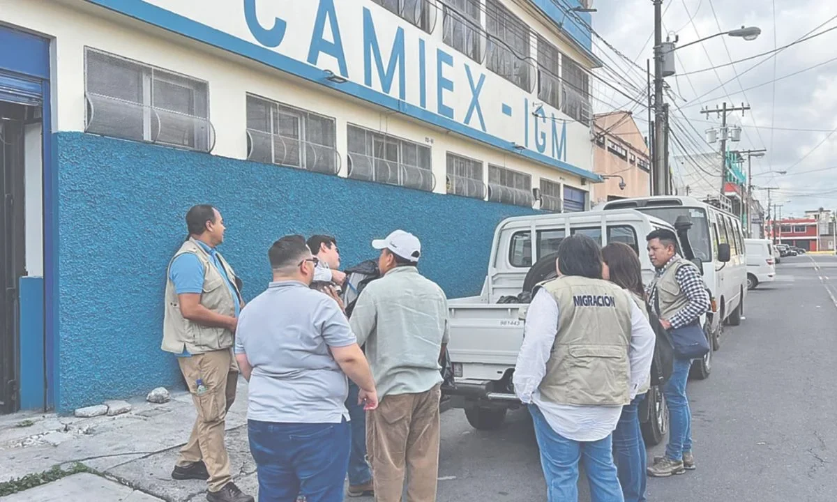 AYUDA. Los connacionales que huyeron de Chiapas fueron recibidos en la aldea Guailá.