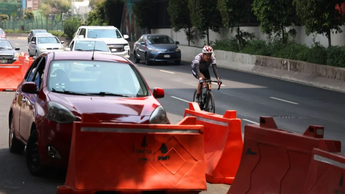 La Secretaría de Obras y Servicios inició la fase de prueba con ciclistas que circulan por avenida Tlalpan, para la Copa Mundial 2026.