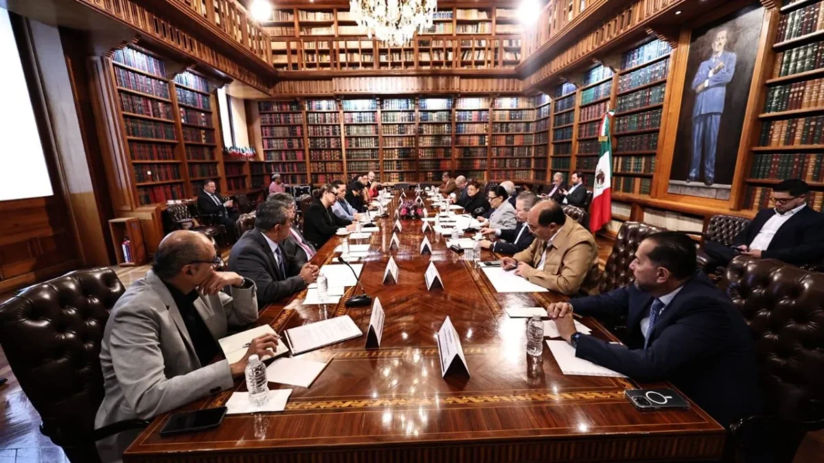 La Comisión de la Reforma Electoral y los consejeros del INE alcanzaron acuerdos rumbo a la construcción del dictamen.
