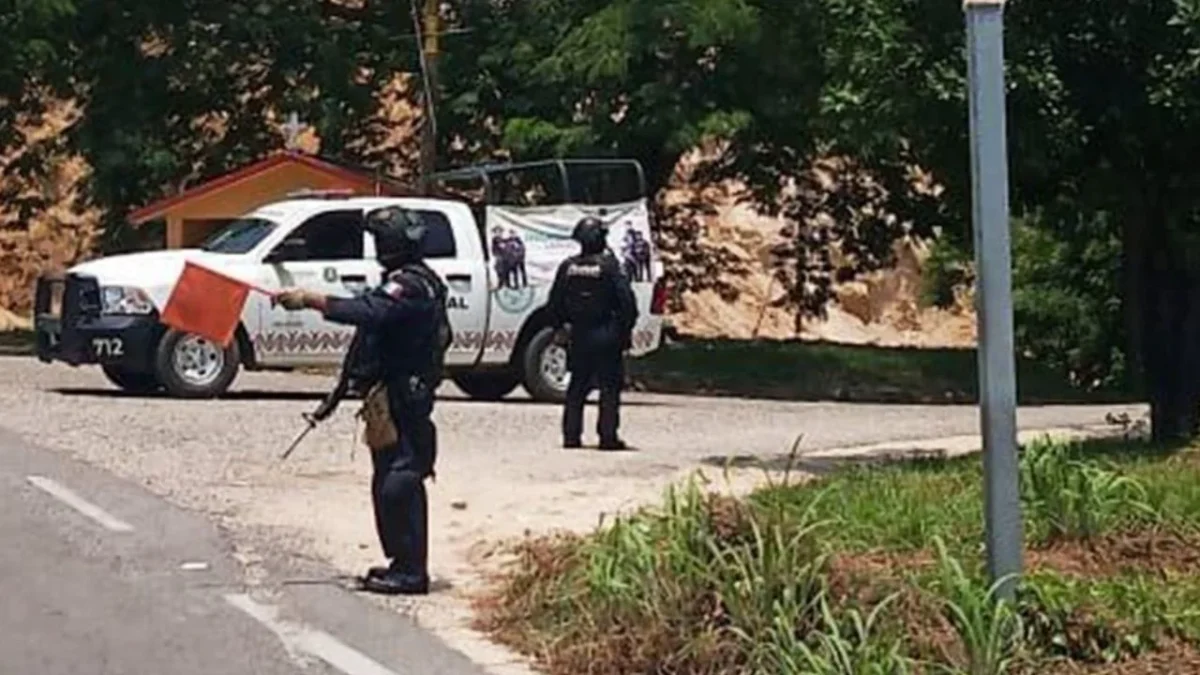En el municipio de Ayutla de los Libres se registró una emboscada contra policías comunitarios; hay 8 muertos y 5 heridos.