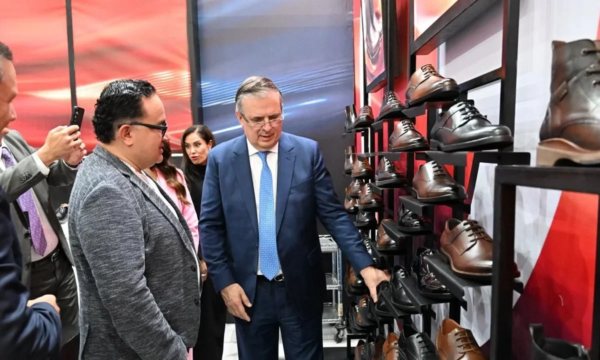México impondrá arancel de hasta 25% al calzado extranjero
