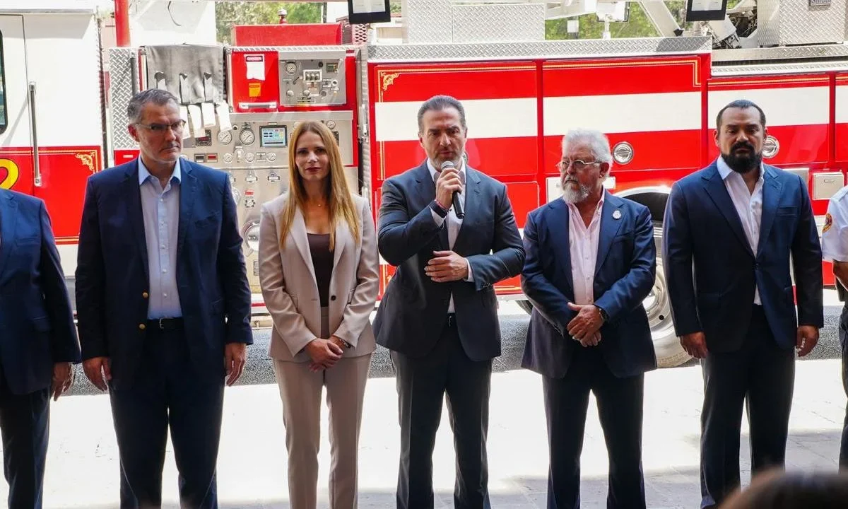 Monterrey ratifica compromiso con bomberos de Nuevo León